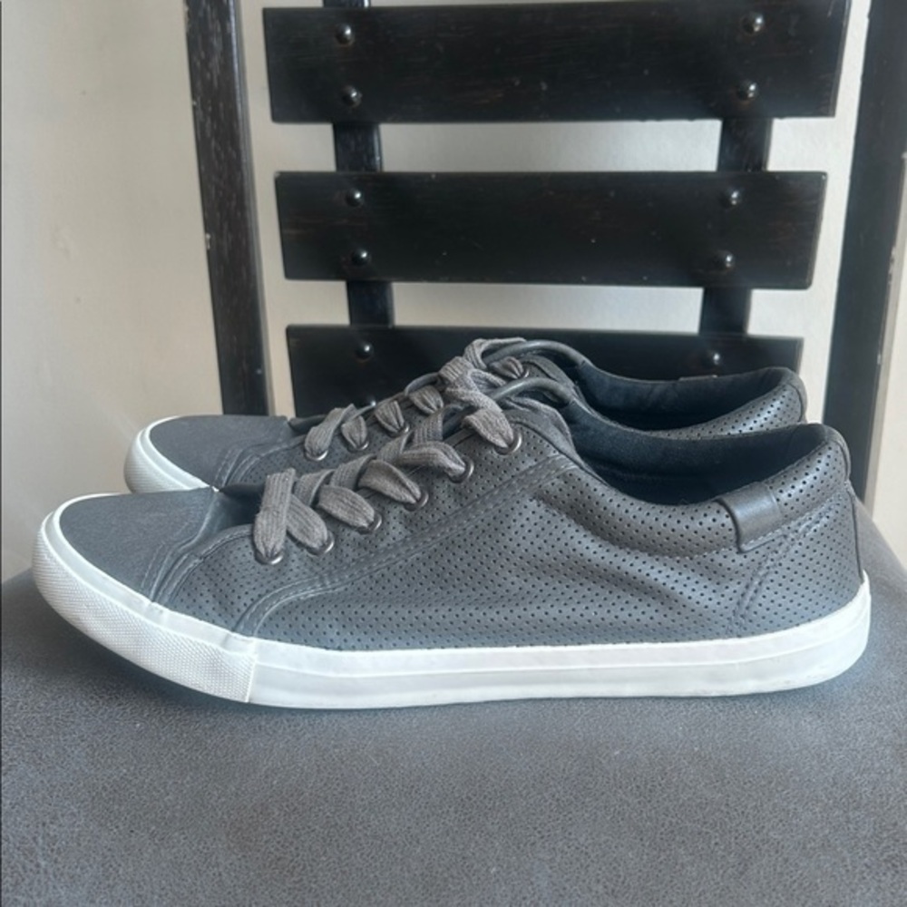 Y2K Men’s Express Lace Up Gray Sneakers Size 10